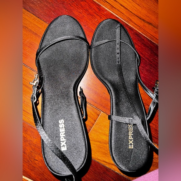 Express Black Strappy Slingback Mid Heeled size 7 - Picture 1 of 2
